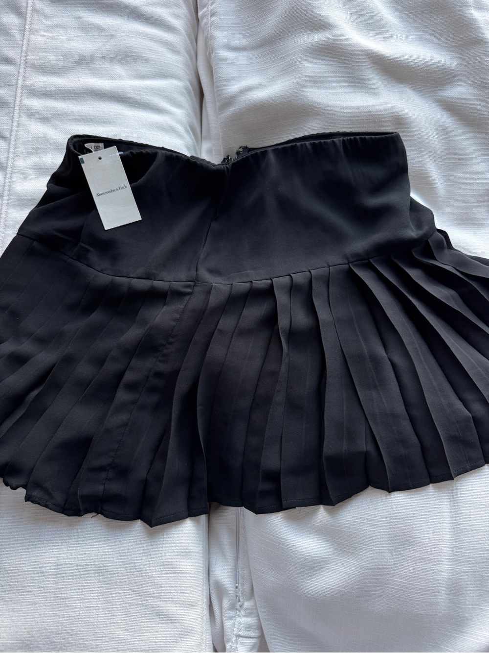 NEW W TAGS Abercrombie and fitch black Pleated Mini Skirt size XXS